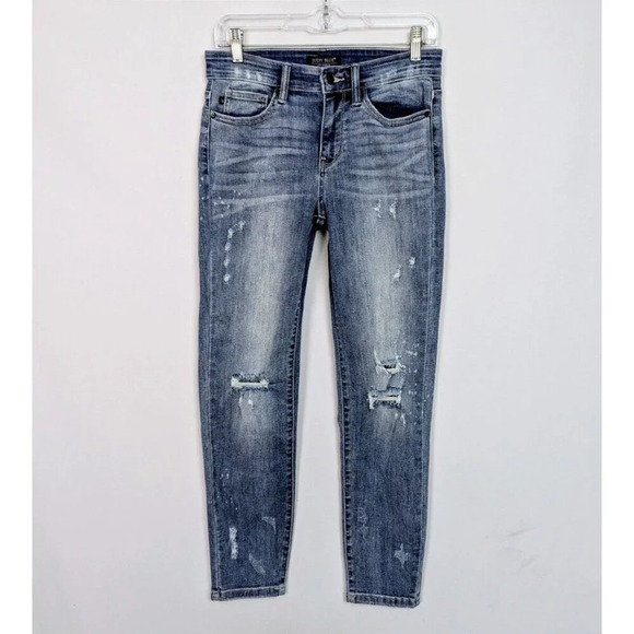 Judy Blue Medium Wash Shredding Up My Life Relaxed Fit Distressed Jeans sz. 7/28 - Picture 2 of 13